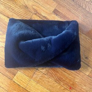 La Fiorentina Navy Blue Faux Fur Neck Muffler